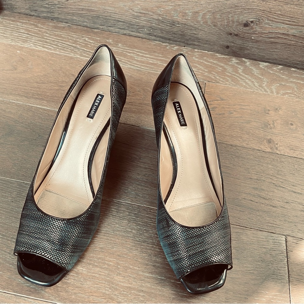 ALEX MARIE DENIM LEATHER WOMENS PEEP TOE SONIA DRESS SHOES SIZE 10 NAVY BLACK